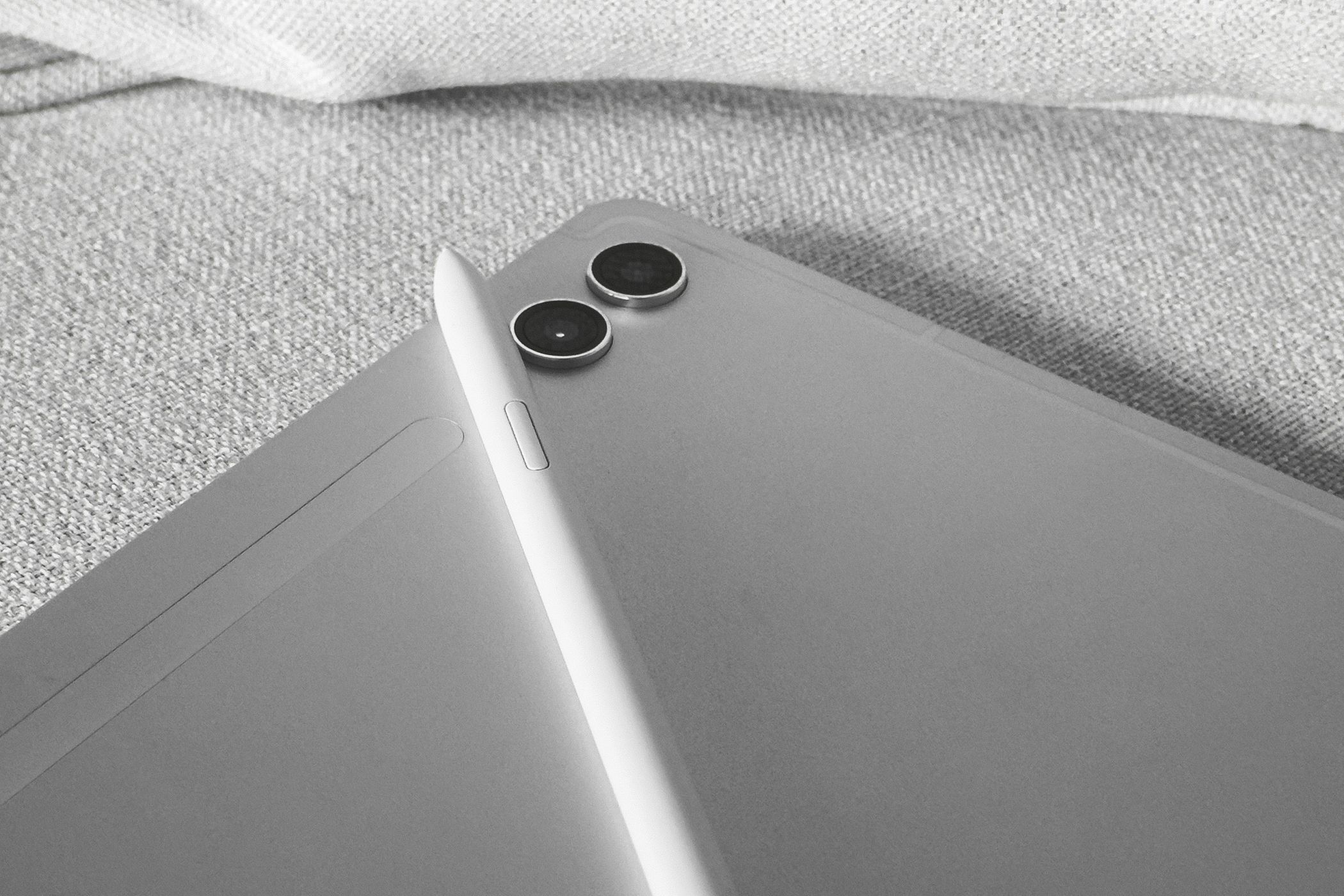 /sv/images/samsung-galaxy-tab-s9-s-pen-on-tablet-back.jpg
