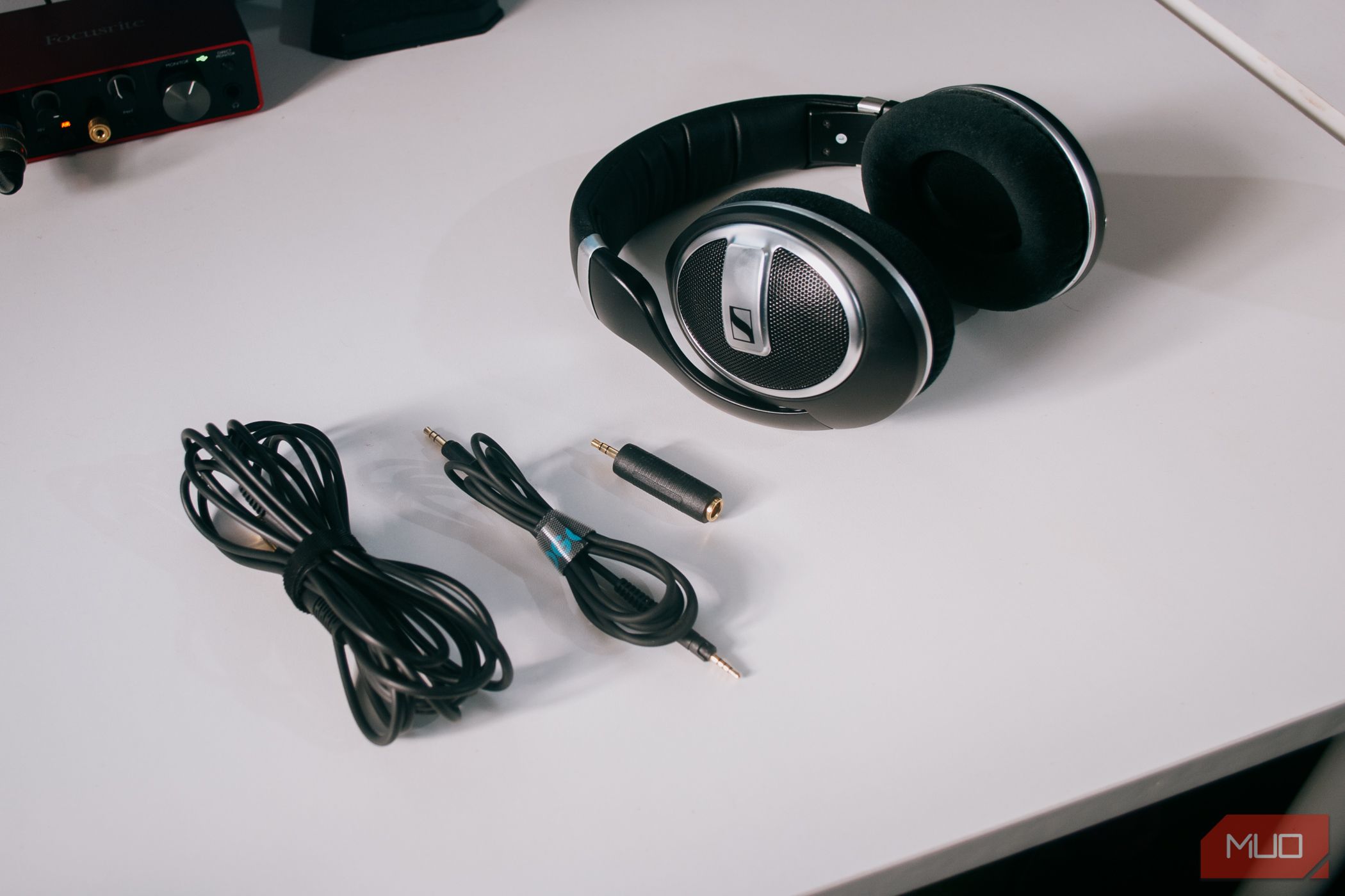 /sv/images/sennheiser-hd-599-se-with-accessories.JPG