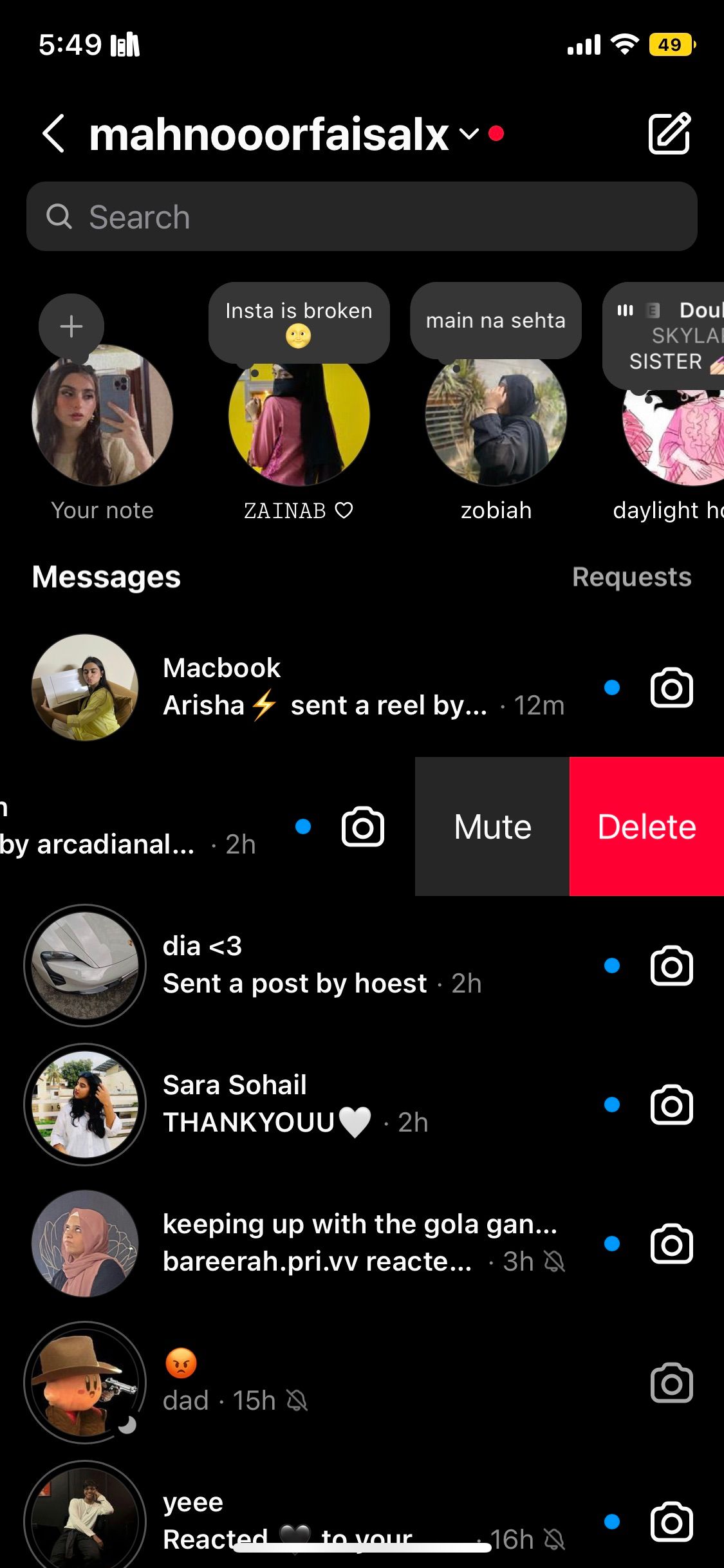 /sv/images/slding-right-to-delete-conversaition-on-instagram.jpeg