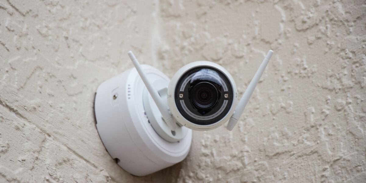 /sv/images/smart-home-security-camera.jpg