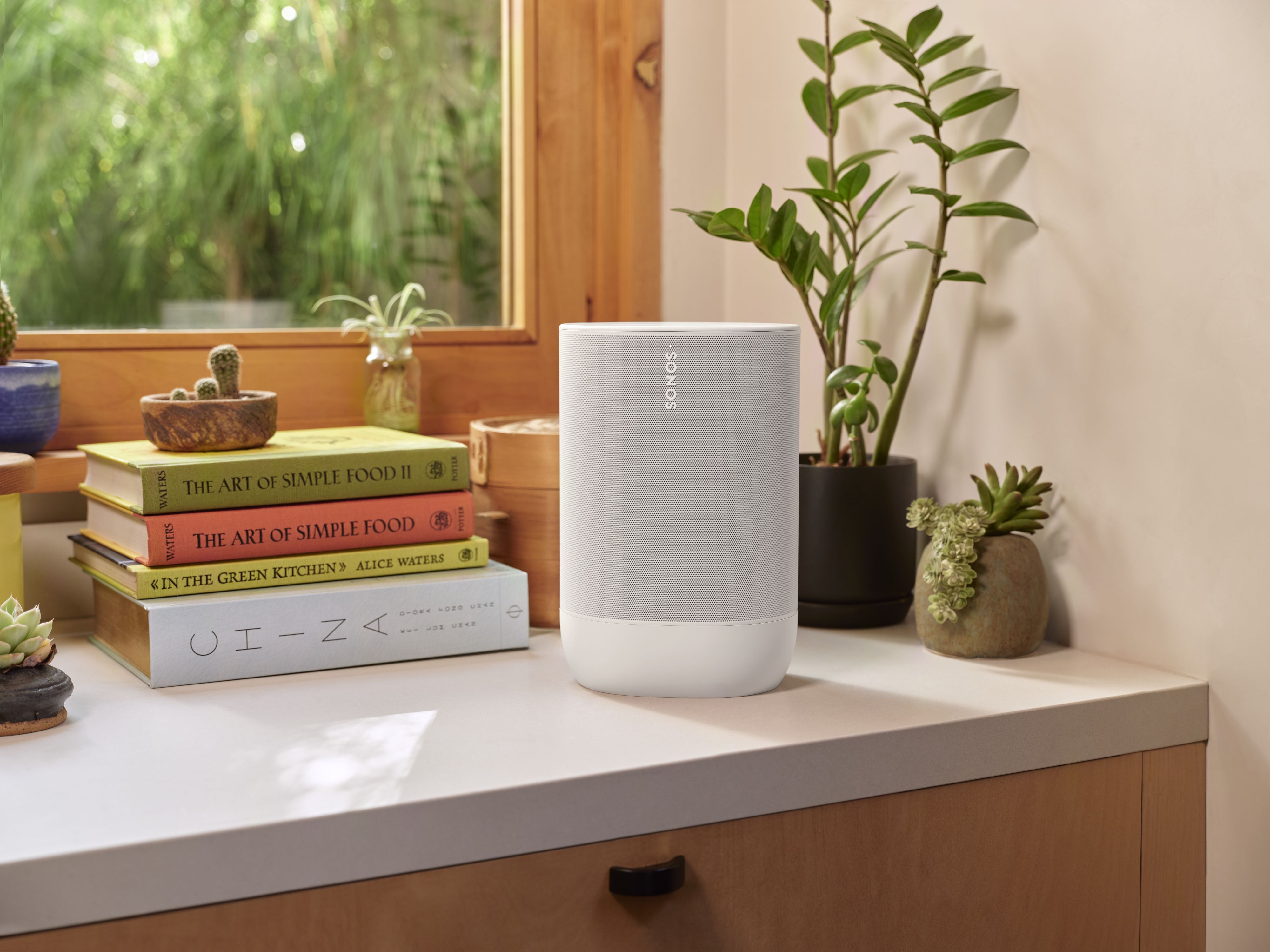 /sv/images/sonos-move-2-indoors.jpg