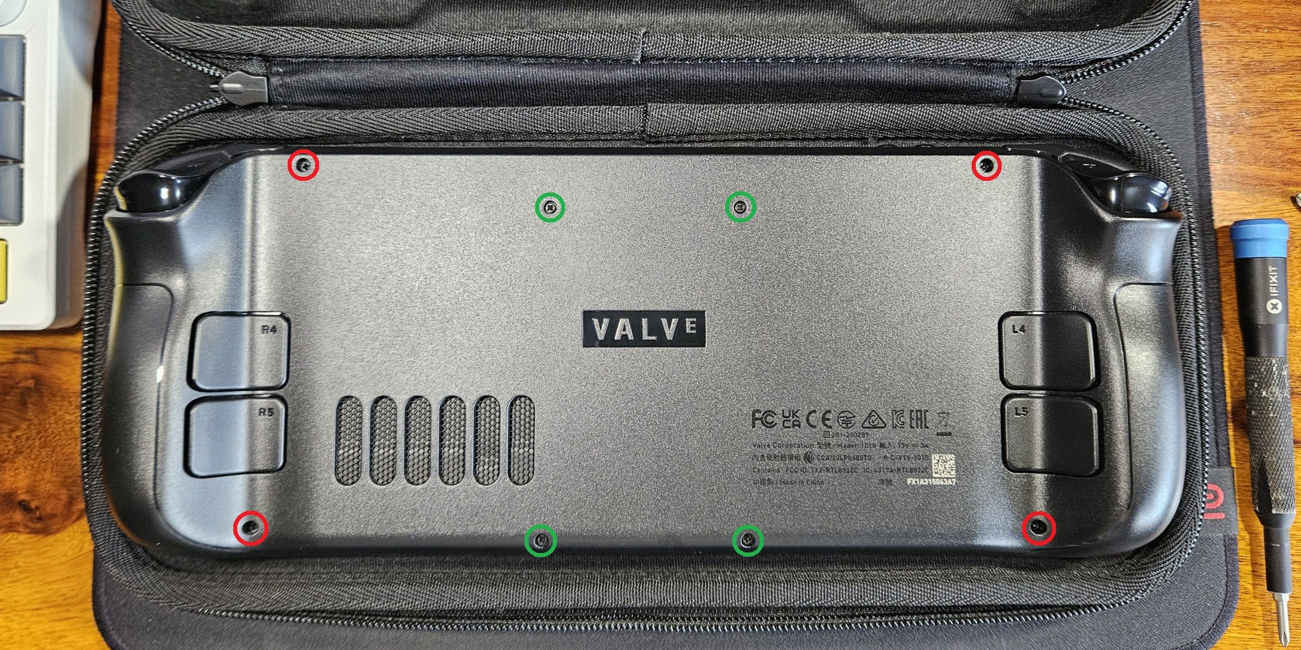 /sv/images/steam-deck-back-cover-screws.jpg
