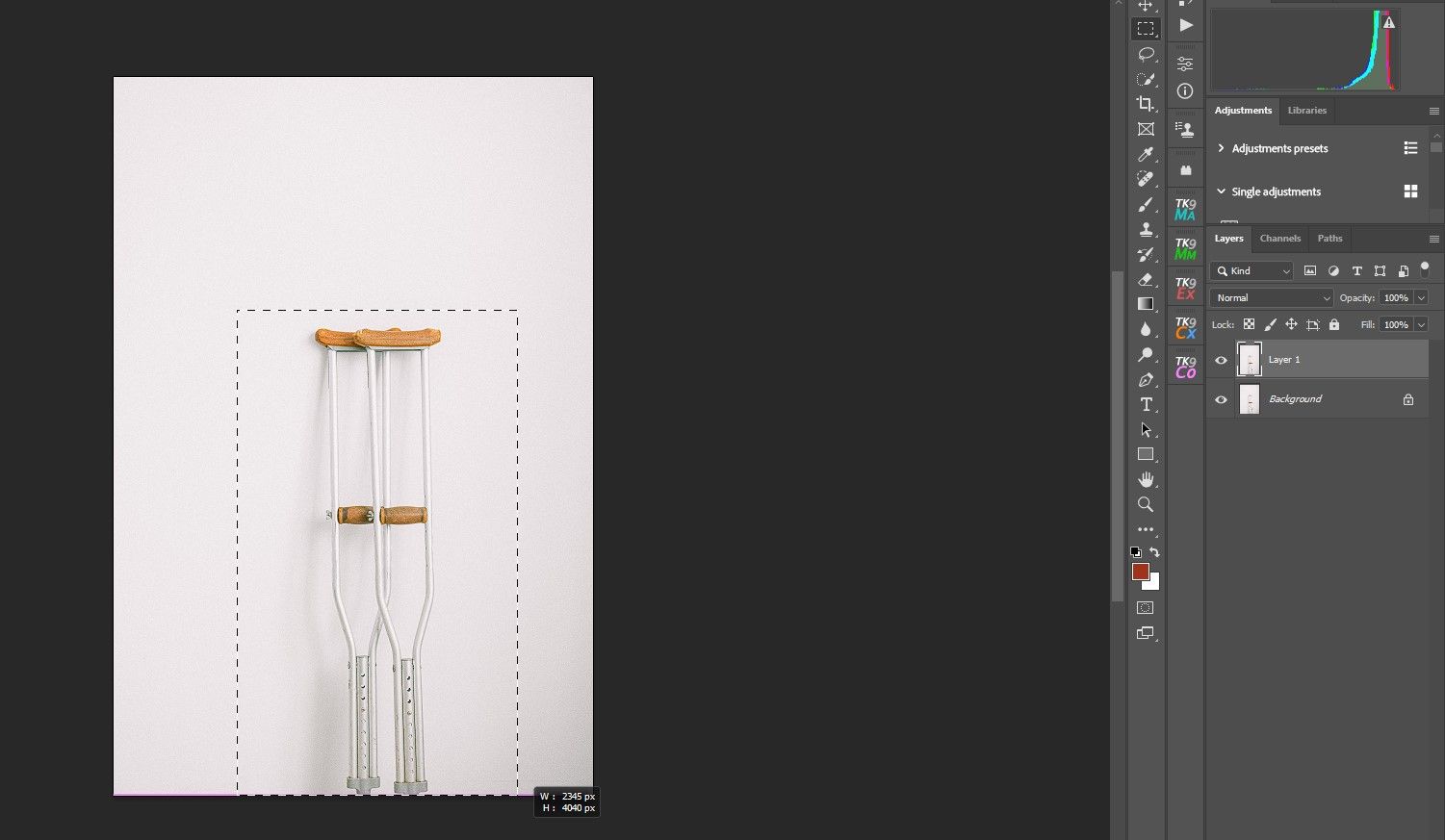 /sv/images/step-2-use-the-rectangular-marquee-tool-in-photoshop-to-select-the-crutches.jpg