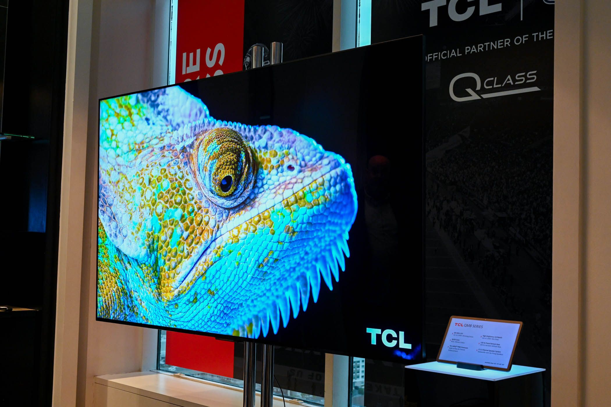 /sv/images/tcl-qm8-1.jpg