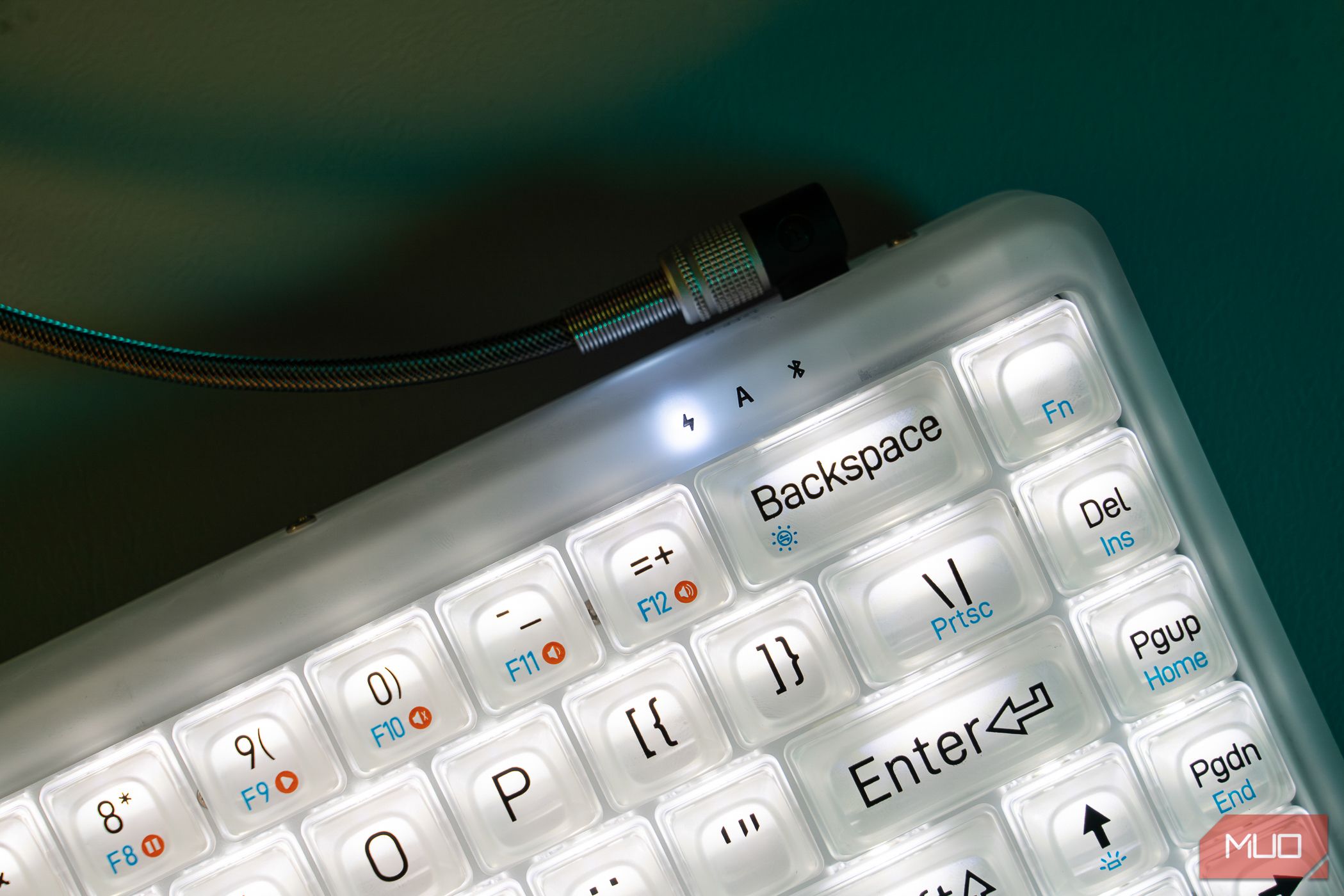 /sv/images/the-lofree-1-semi-transparent-mechanical-keyboard-connected-via-usb-cjpg_53543041406_o.jpg