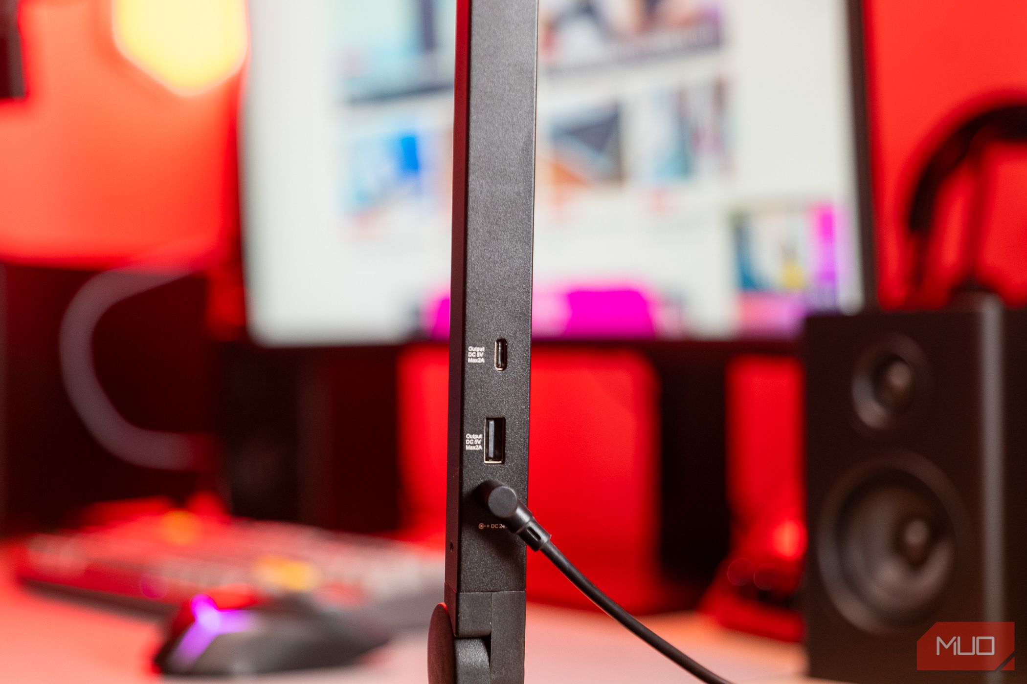 /sv/images/the-lumecube-edgelight-20-with-the-power-cable-plugged-injpg_53530913573_o.jpg