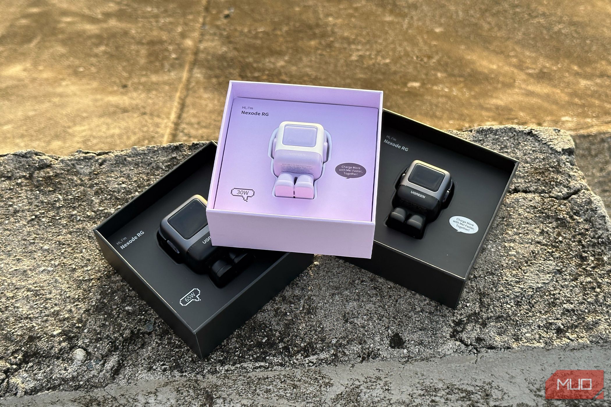 /sv/images/ugreen-nexode-rg-fast-chargers-open-and-in-box.jpg