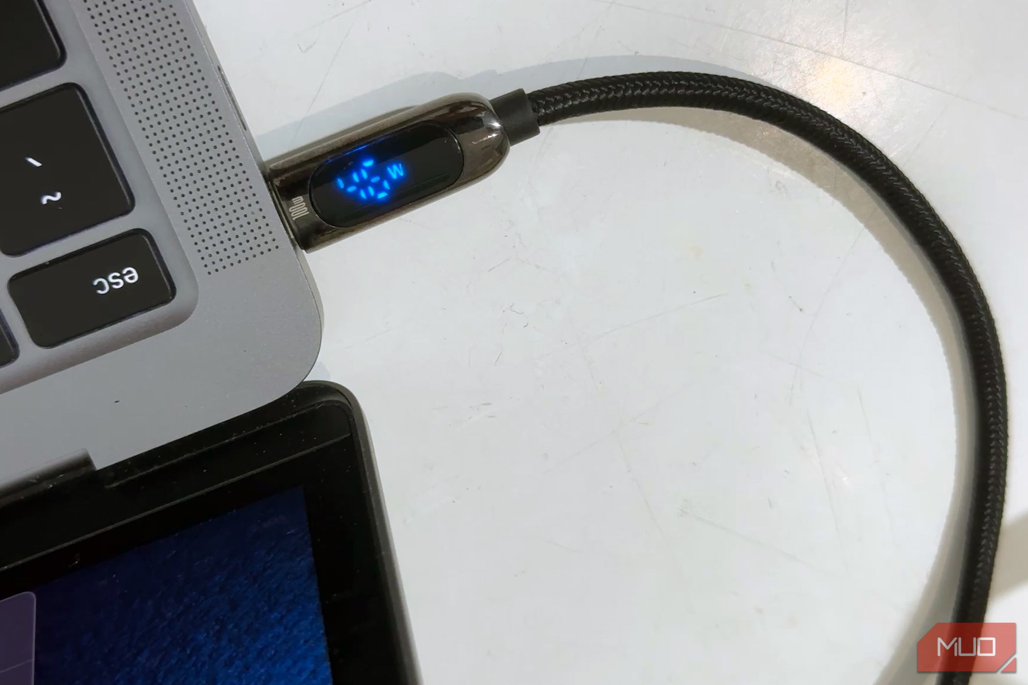 /sv/images/watts-supplied-to-the-m1-macbook-air-from-the-ugreen-nexode-300w-gan-desktop-charger-1.jpg