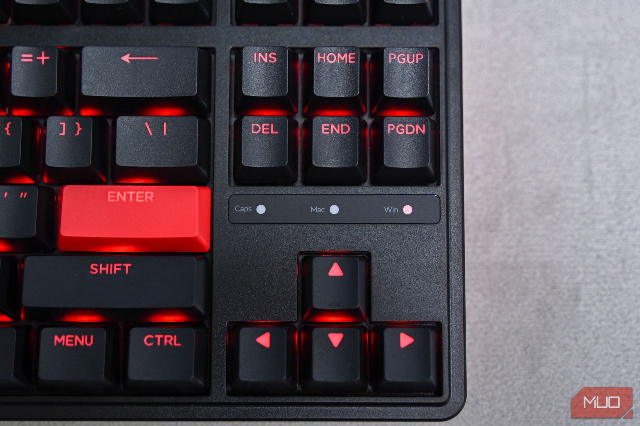 /sv/images/windows-and-mac-lights-on-the-keychron-c3-pro-2jpg_53238638736_o.jpg