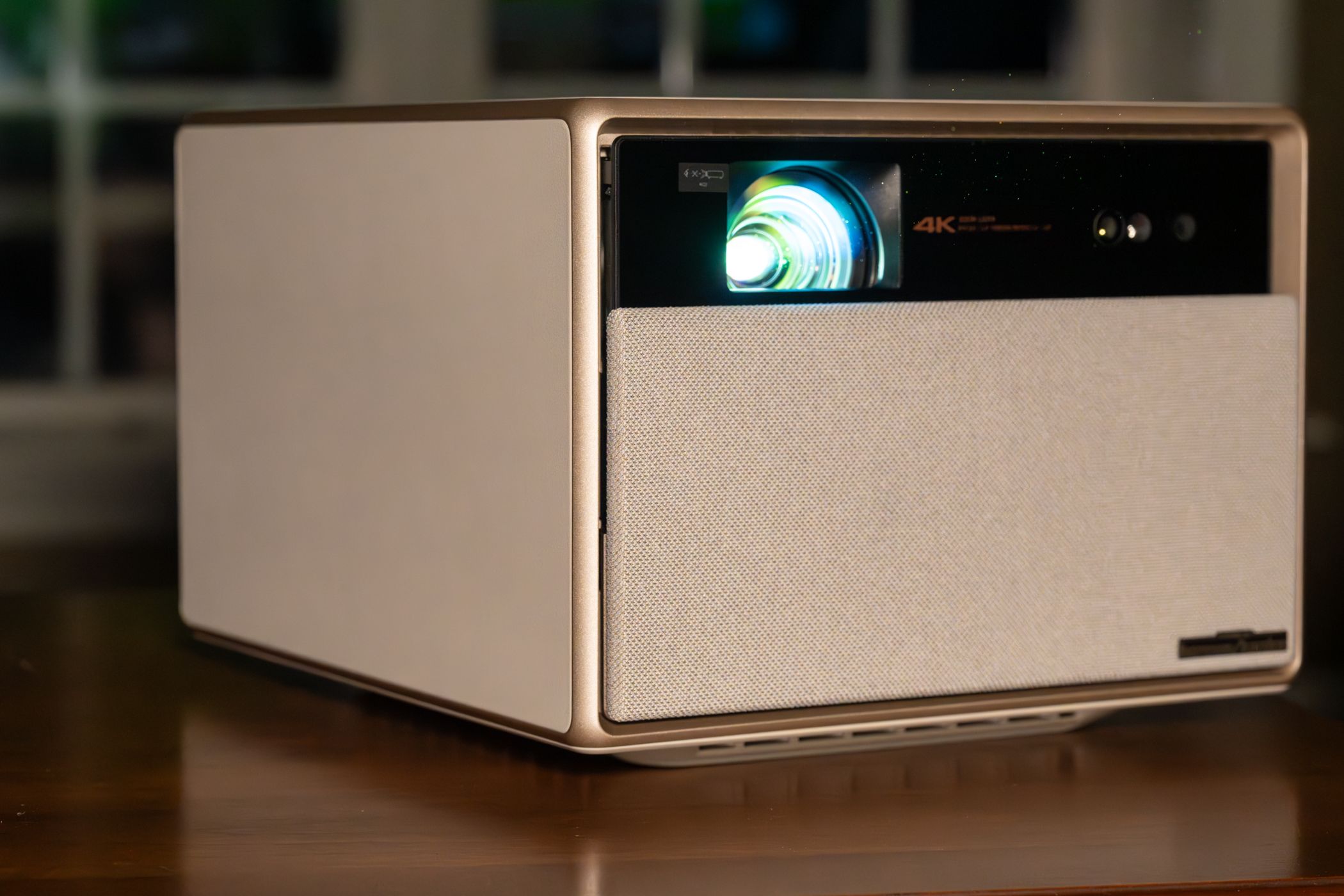 /sv/images/xgimi-horizon-ultra-front-view.jpg
