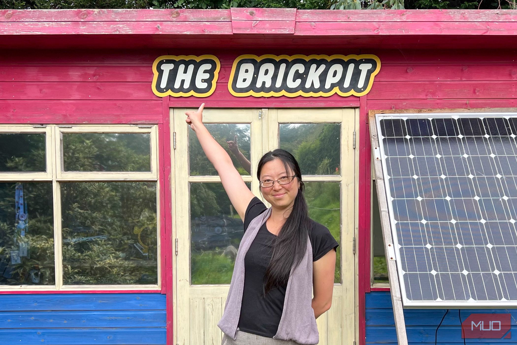 /sv/images/xtool-p2-example-conveyuor-brickpit-sign-outdoors.jpg