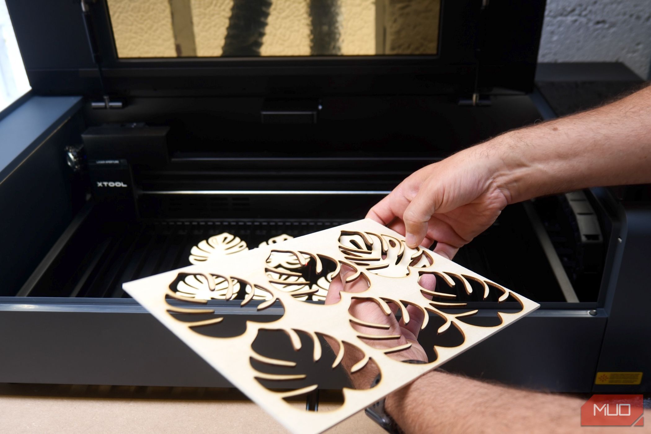 /sv/images/xtool-p2-first-cut-thing-plywood-coasters.jpg