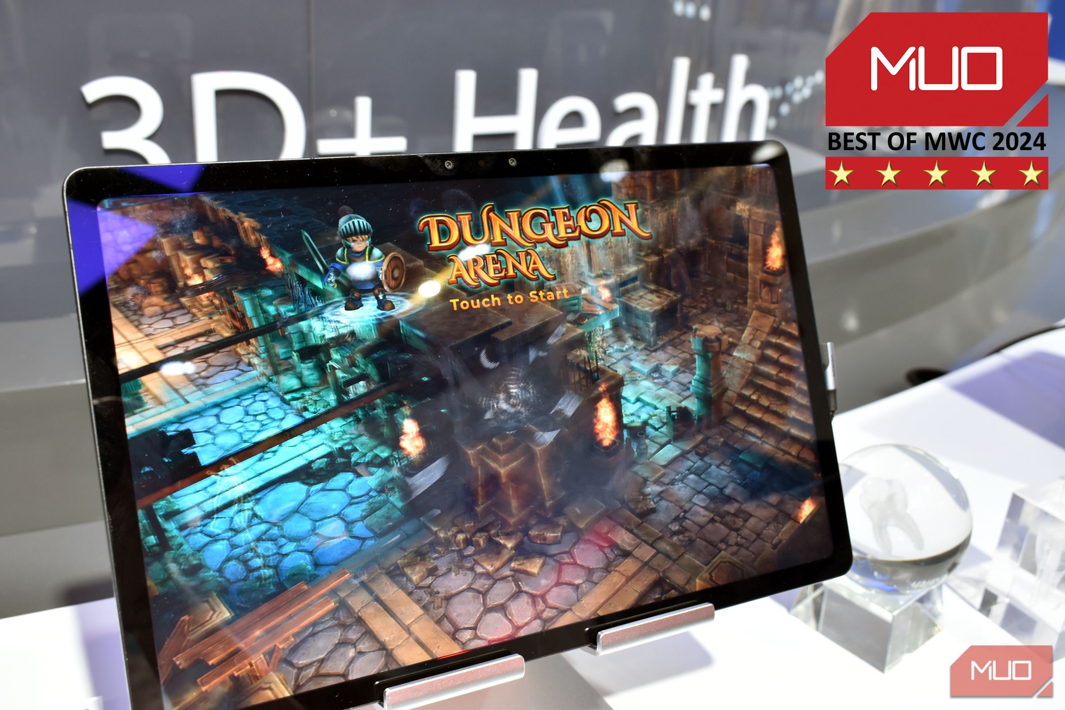 /sv/images/zte-nubia-3d-pad-ii-on-stand-at-mwc-2024.jpg