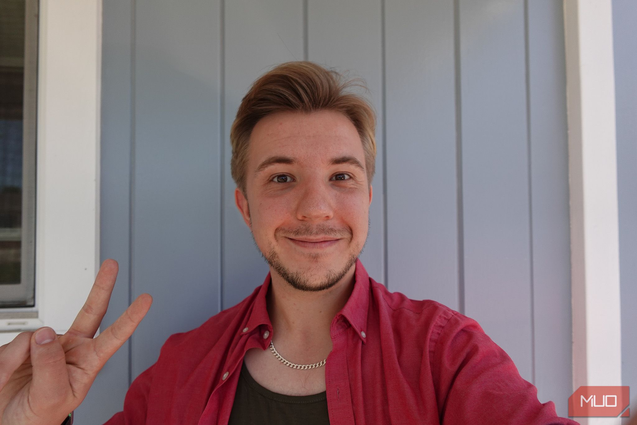 /sv/images/zv-1f-example-selfie-without-skin-smoothing.jpg