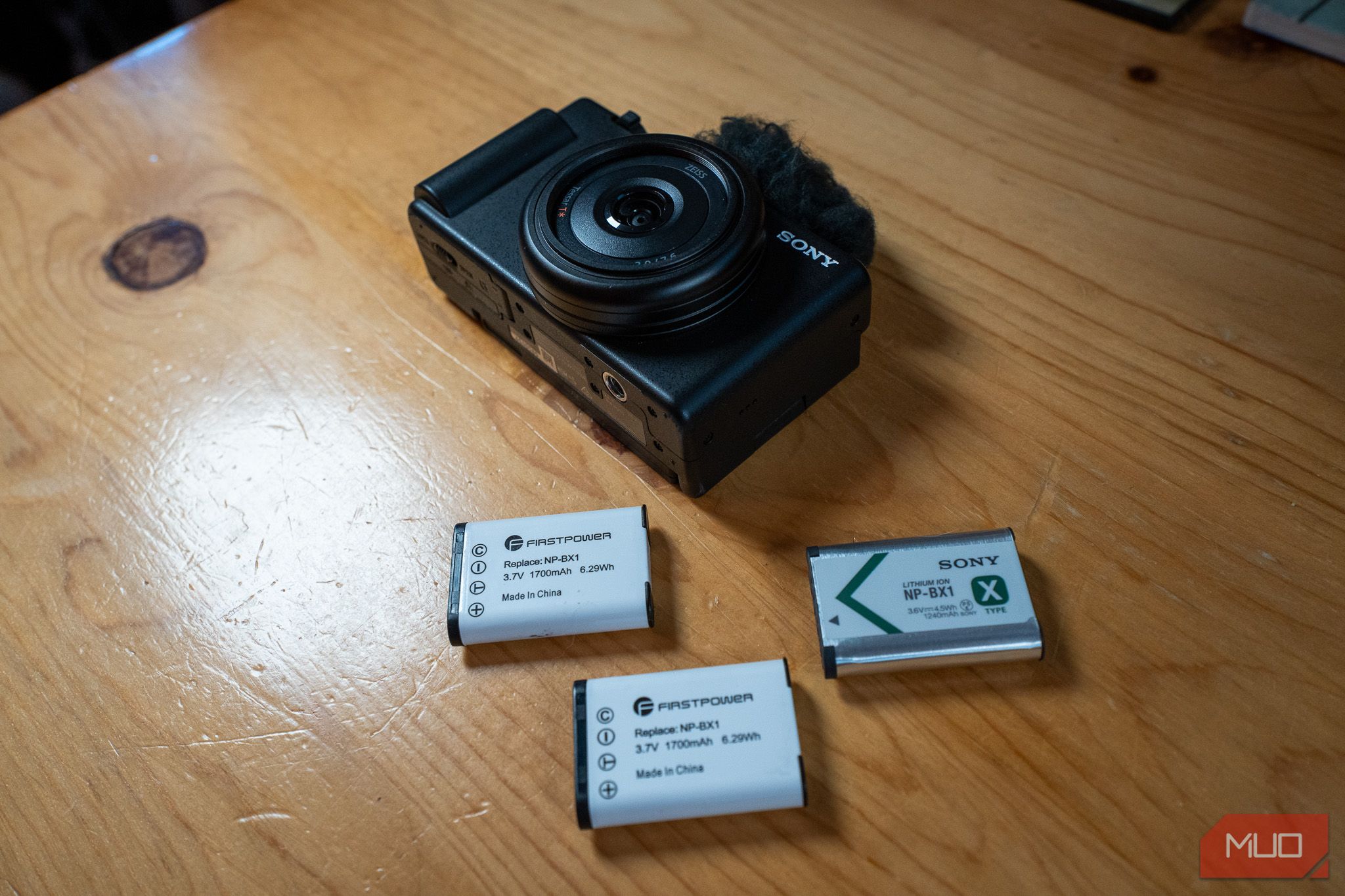 /sv/images/zv-1f-with-extra-batteries.jpg