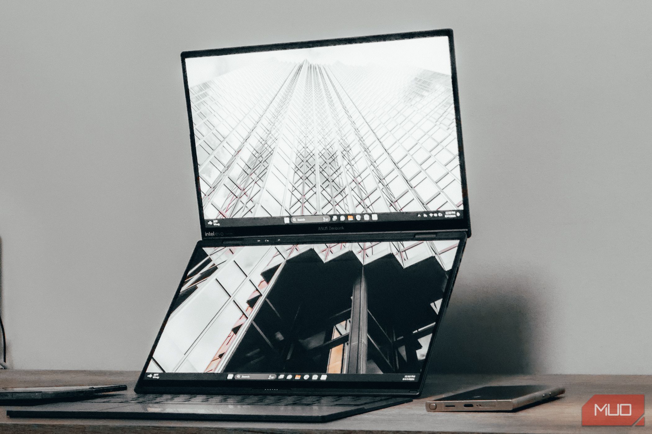 /th/images/asus-zenbook-duo-dual-screen-on-kickstand.jpg /th/images/asus-zenbook-duo-dual-screen-on-kickstand.jpg