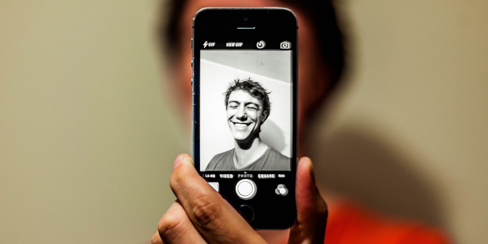 /th/images/black-white-selfie.jpg /th/images/black-white-selfie.jpg