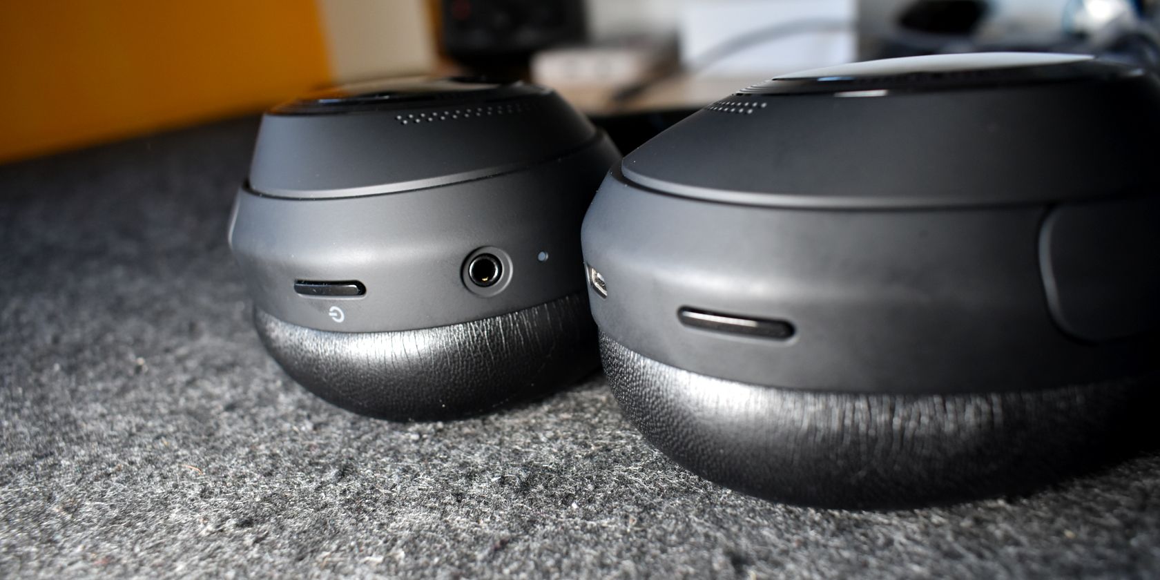 /th/images/cleer-alpha-buttons-and-3-5mm-input-on-earcup.jpg /th/images/cleer-alpha-buttons-and-3-5mm-input-on-earcup.jpg
