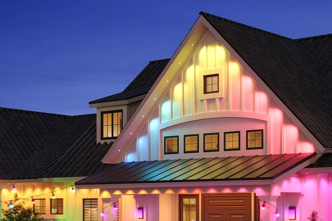 /th/images/govee-lightstrip-plus-lights-illuminate-the-exterior-of-a-home.jpg