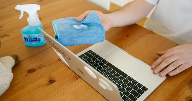 /th/images/image-of-someone-disinfecting-a-laptop.jpg /th/images/image-of-someone-disinfecting-a-laptop.jpg