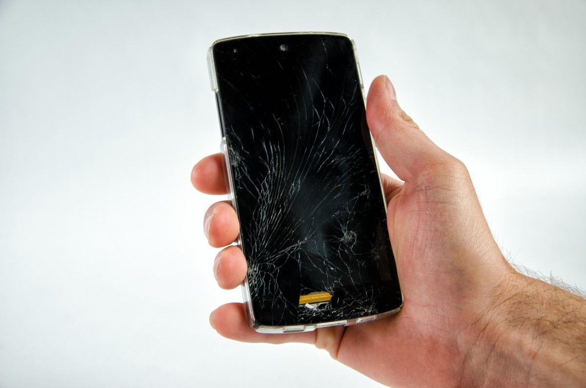 /th/images/muo-diy-repair-cracked-screen.jpg /th/images/muo-diy-repair-cracked-screen.jpg