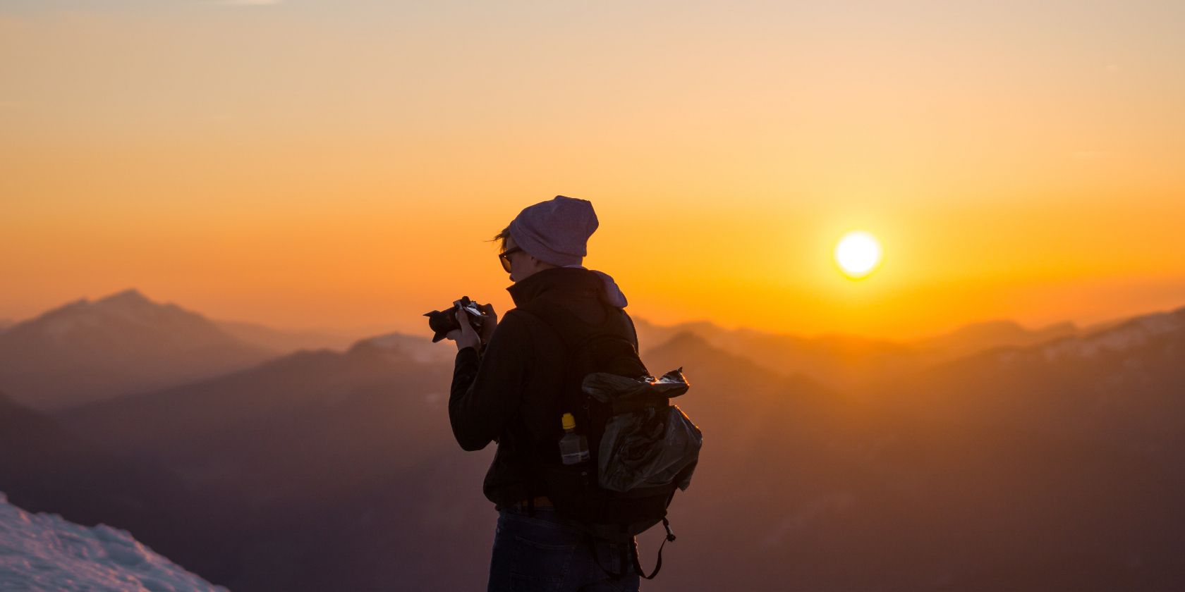 /th/images/photographer-on-mountain.jpg /th/images/photographer-on-mountain.jpg