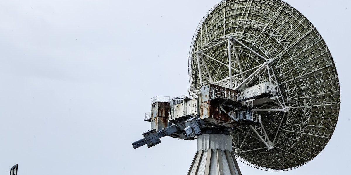 /th/images/satellite-dish-on-roof-of-building.jpg /th/images/satellite-dish-on-roof-of-building.jpg