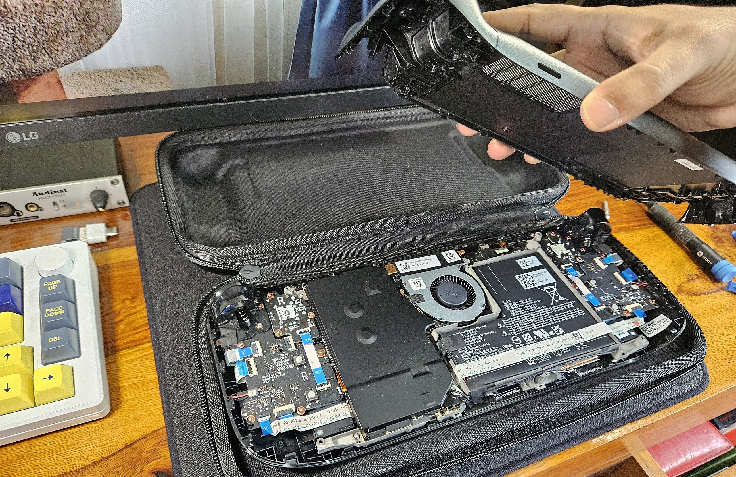 /th/images/steam-deck-ssd-upgrade-back-cover-removal.jpg /th/images/steam-deck-ssd-upgrade-back-cover-removal.jpg