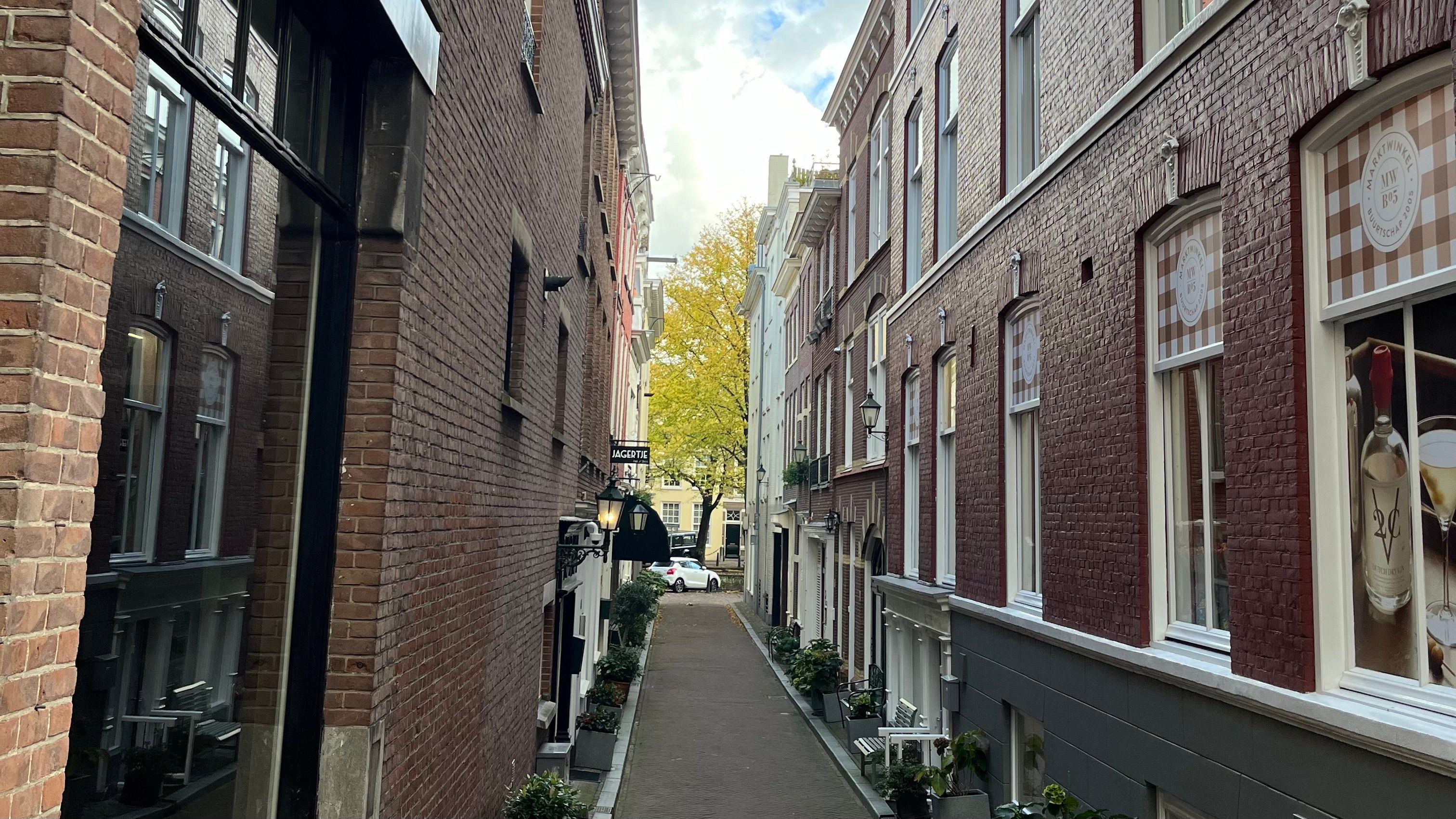 /th/images/streetscape-in-city.jpeg /th/images/streetscape-in-city.jpeg