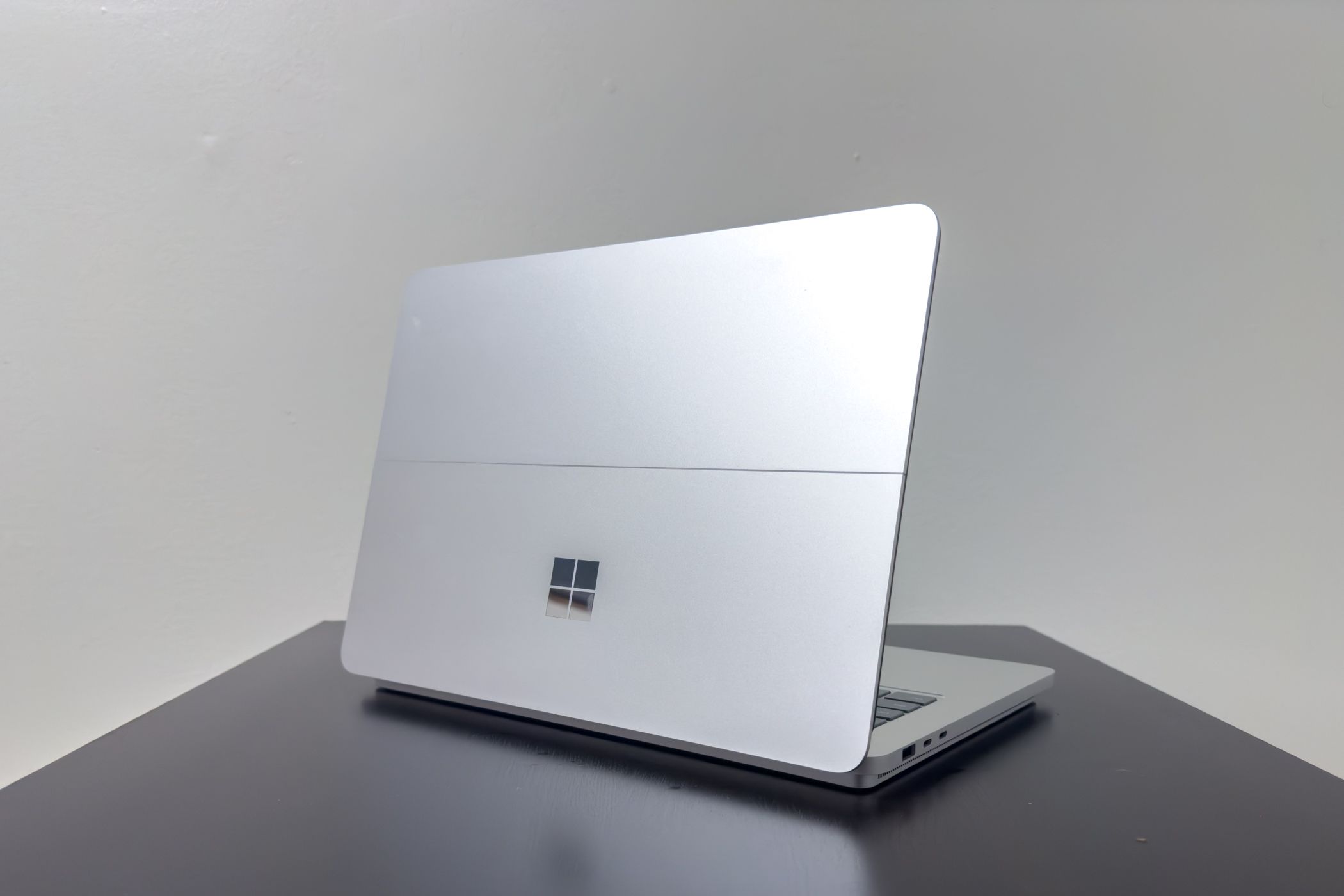 /th/images/surface-laptop-studio-2-back-1.jpg