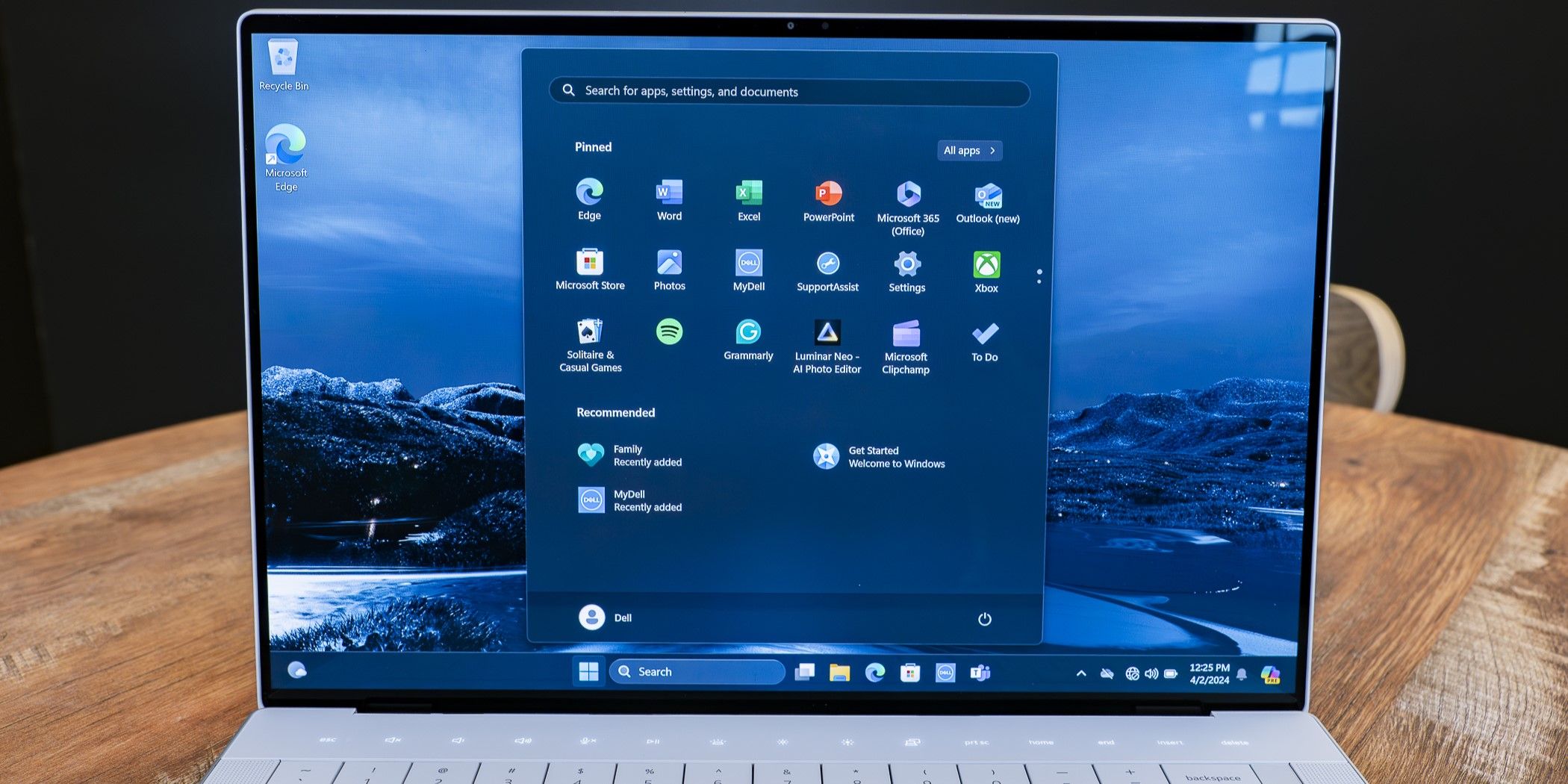 /th/images/windows-11-start-menu-open-on-a-dell-xps-16.jpg