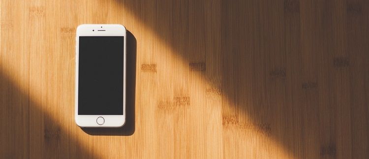 /vi/images/Image-of-a-cell-phone-on-a-desk.jpg /vi/images/Image-of-a-cell-phone-on-a-desk.jpg