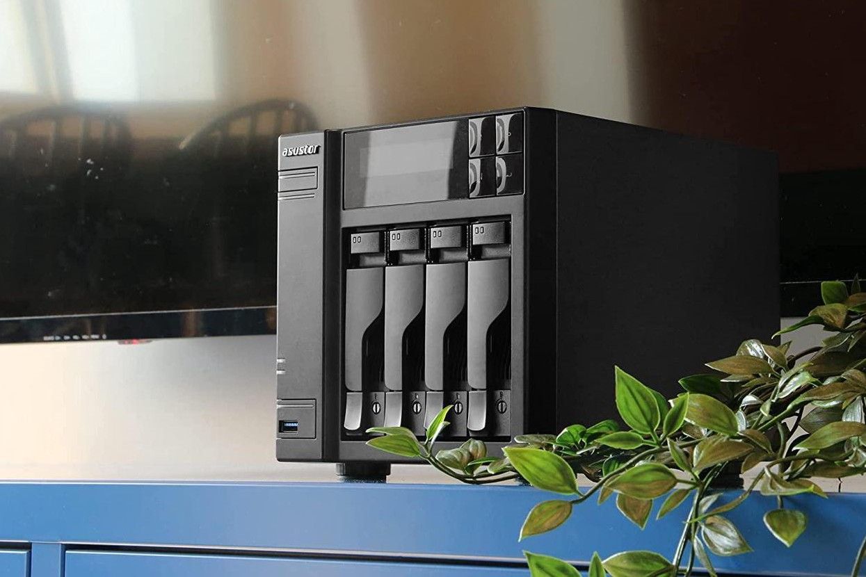 /vi/images/asustor-lockerstor-4-gen2-as6704t.jpg /vi/images/asustor-lockerstor-4-gen2-as6704t.jpg