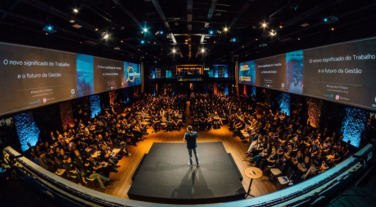 /vi/images/audience-and-speaker.jpg /vi/images/audience-and-speaker.jpg