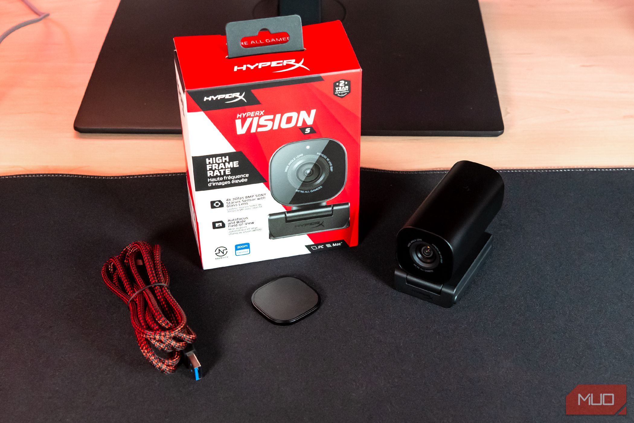 /vi/images/box-and-accessories-of-the-hyperx-vision-s-webcam_53268298999_o-1.jpg