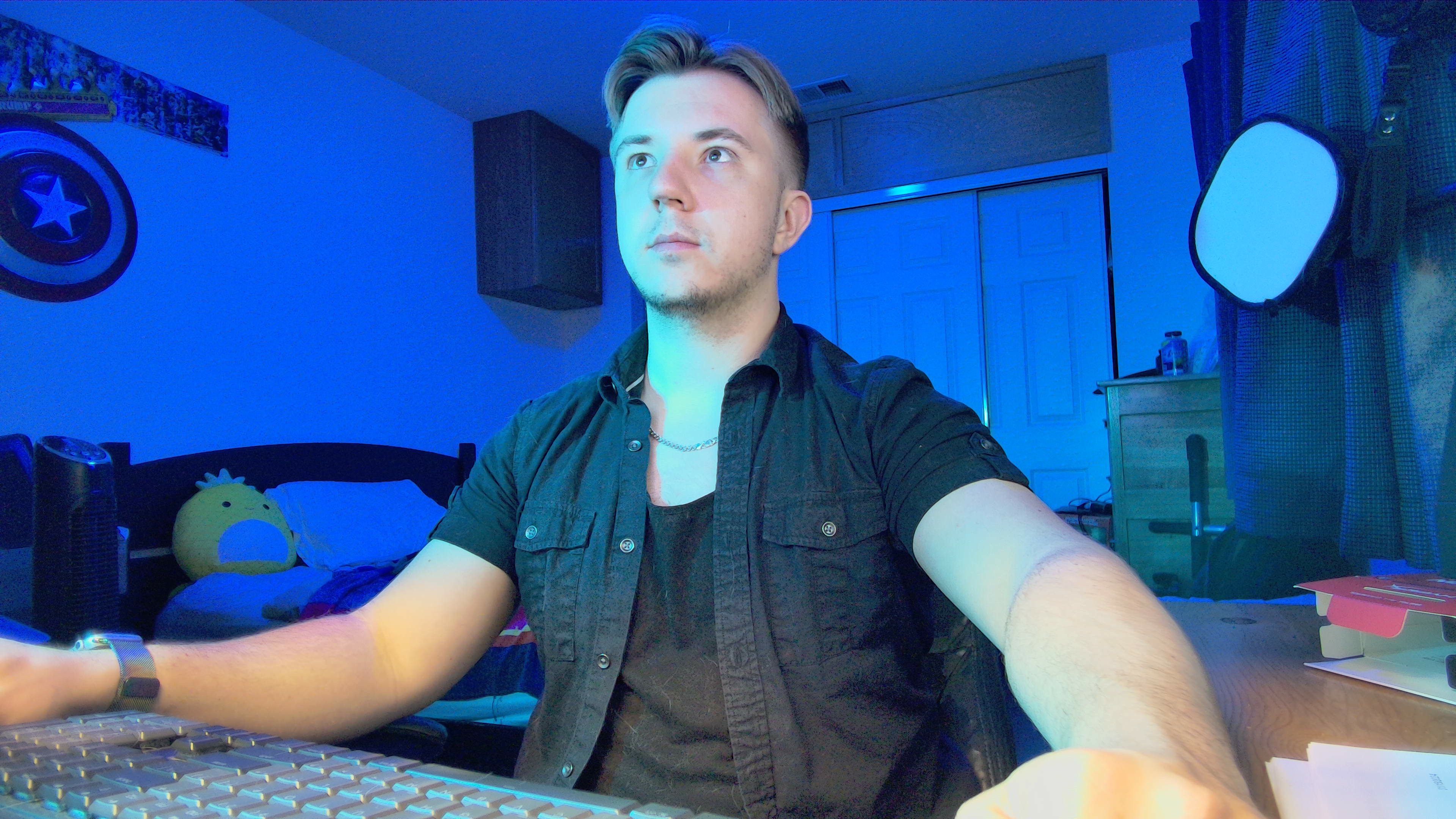 /vi/images/hyperx-vision-s-webcam-with-extreme-blue-lighting-1.jpeg /vi/images/hyperx-vision-s-webcam-with-extreme-blue-lighting-1.jpeg