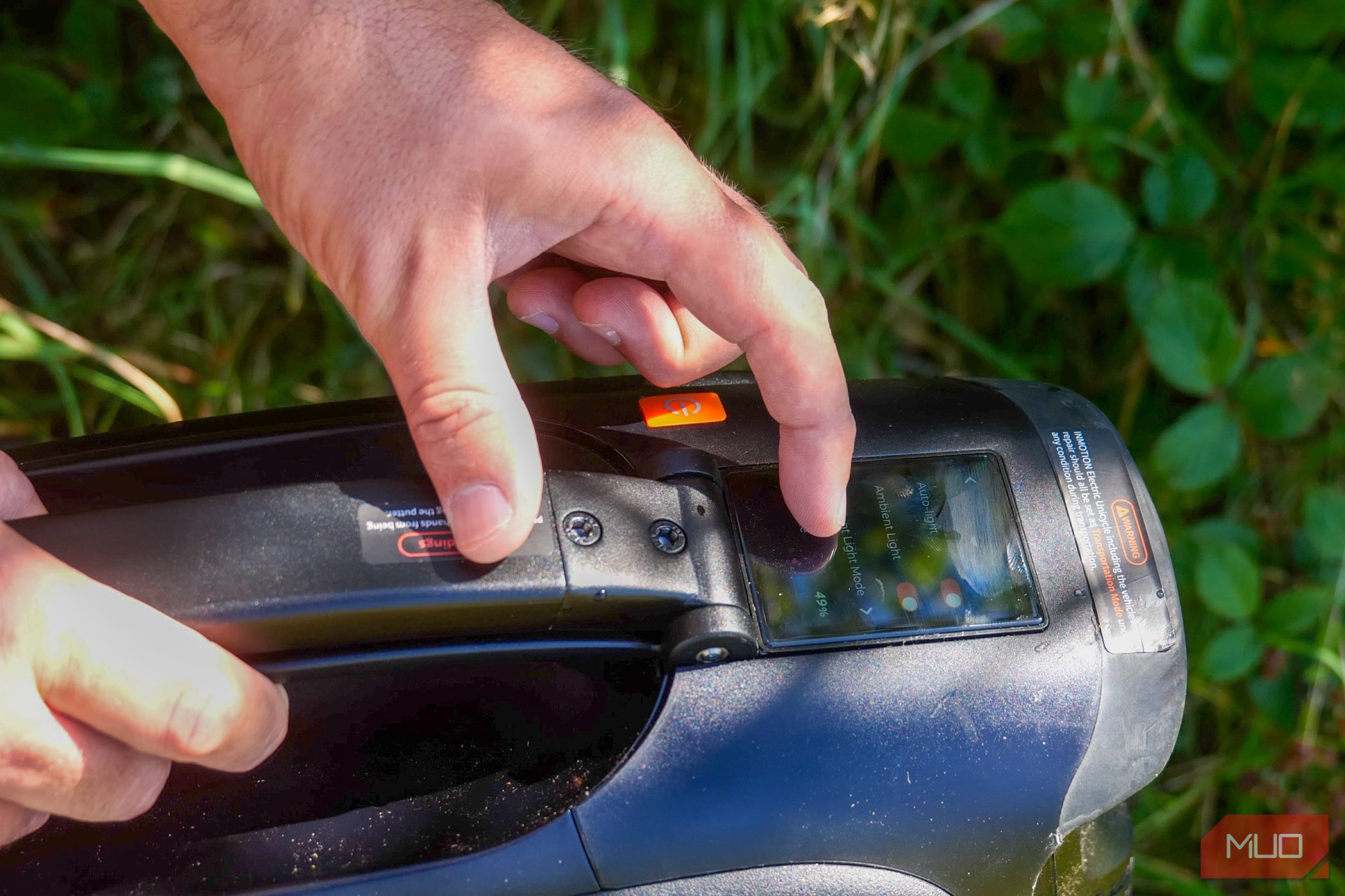 /vi/images/inmotion-v12ht-lcd-touchscreen-detail-1.jpg /vi/images/inmotion-v12ht-lcd-touchscreen-detail-1.jpg