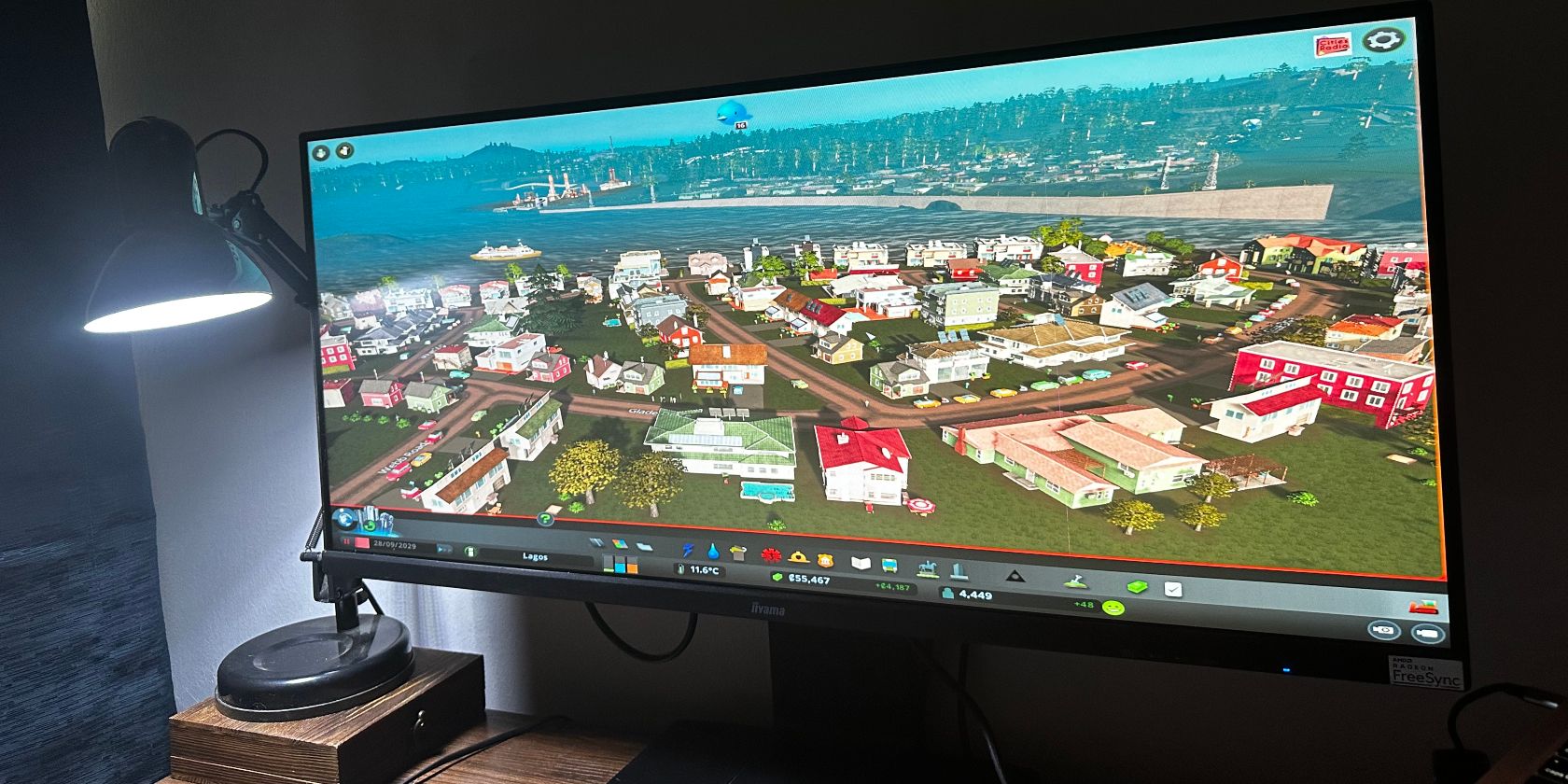 /vi/images/monitor-displaying-cities-skylines-video-game.jpg