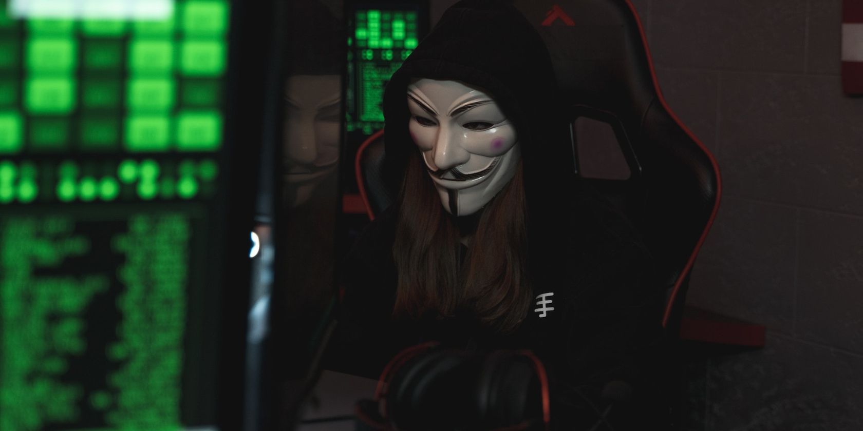 /vi/images/person-attempting-to-hack.jpg /vi/images/person-attempting-to-hack.jpg