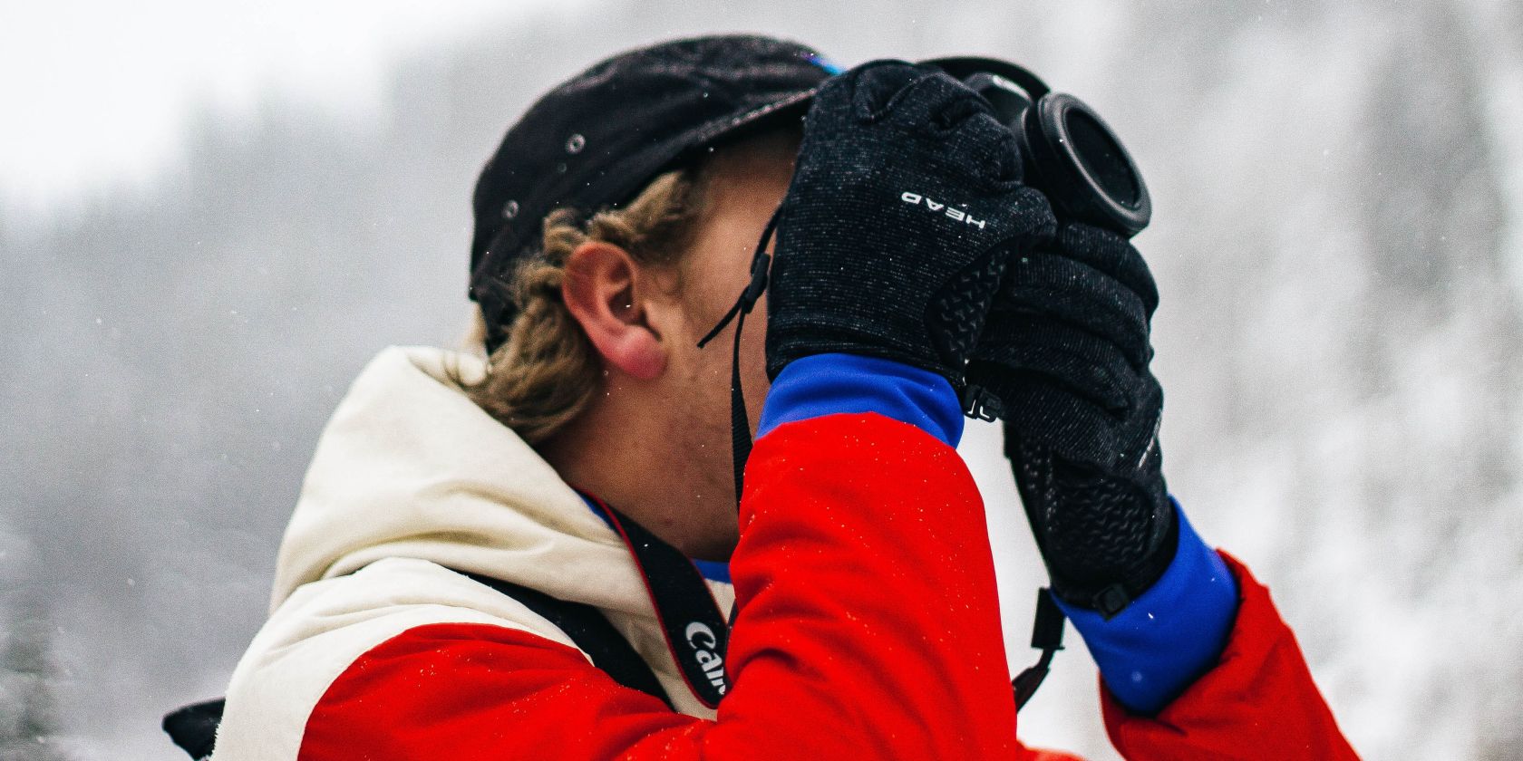 /vi/images/photographer-out-in-the-winter.jpg /vi/images/photographer-out-in-the-winter.jpg