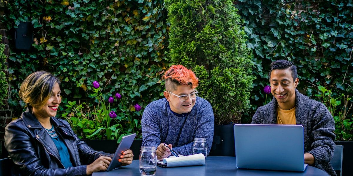 /vi/images/three-people-collaborating.jpg /vi/images/three-people-collaborating.jpg