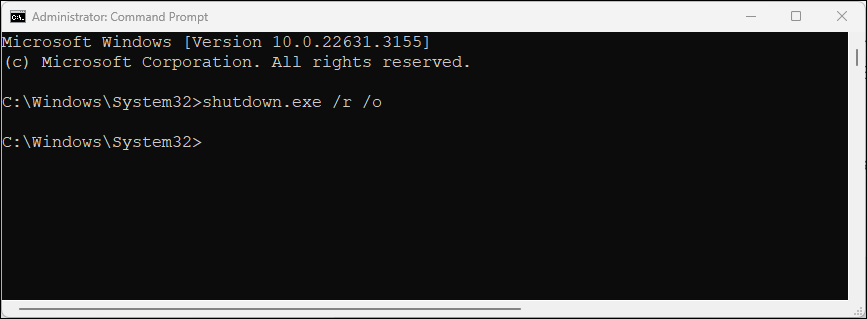 /vi/images/windows-command-prompt-showing-the-restart-with-advanced-option-command.png