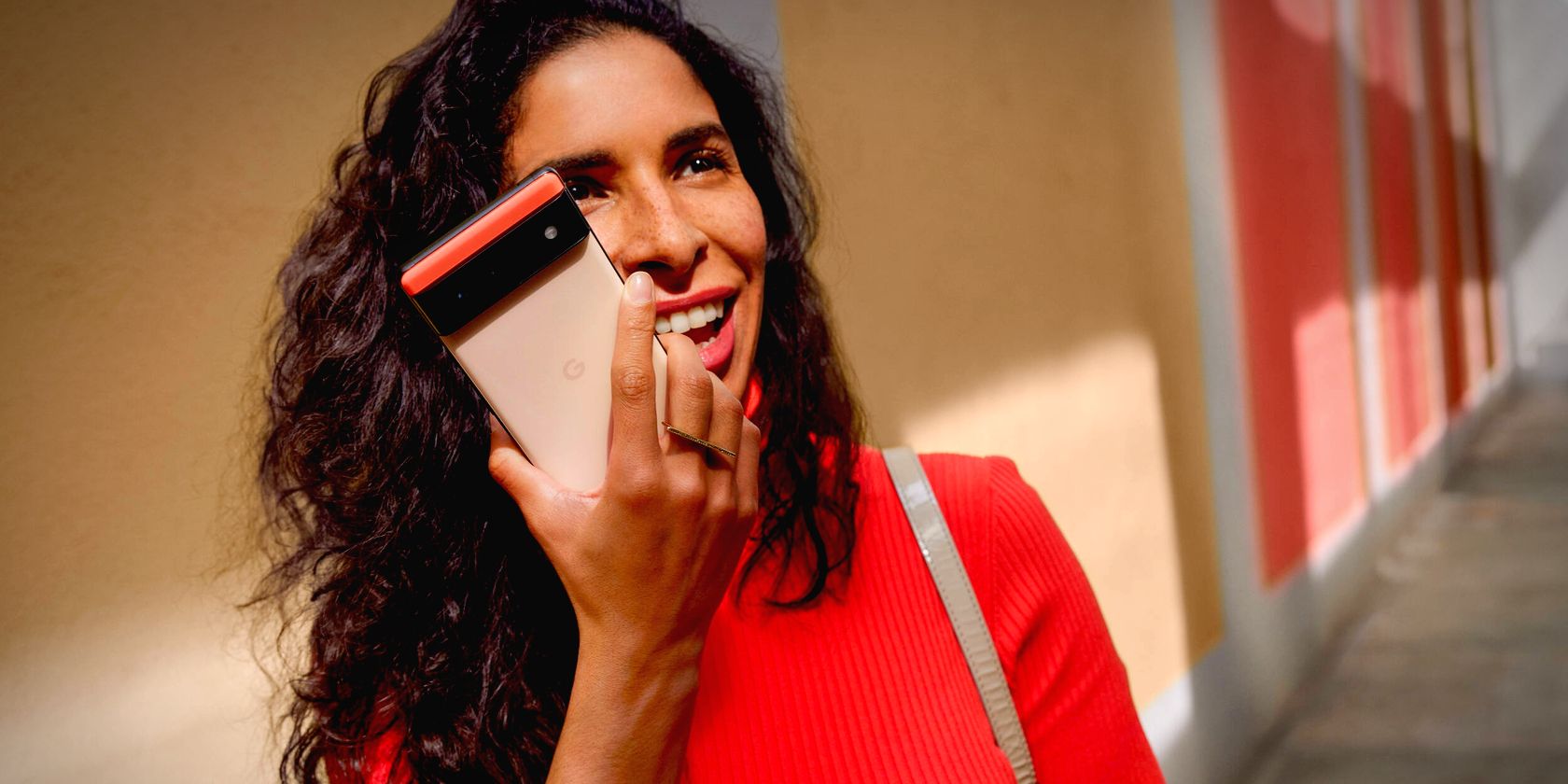 /vi/images/woman-holding-google-pixel-6-smartphone-feature.jpg /vi/images/woman-holding-google-pixel-6-smartphone-feature.jpg